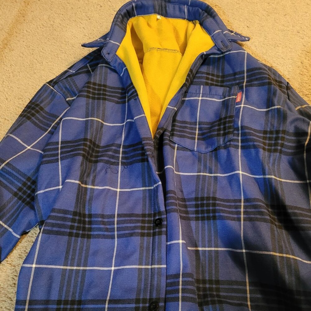 New, never-worn men's or women's cotton/fleece shirt/jacket. Size XL